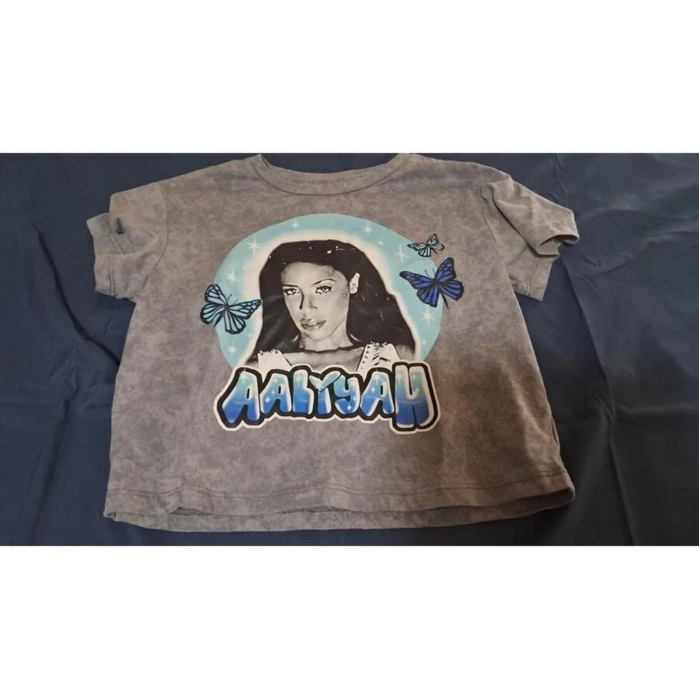 Wonder Nation Aaliyah Graphic Tee Girls M 7-8 Gray Y2K Inspo Butterfly Street